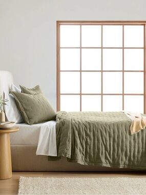 NWOT Willowleaf European Linen Dream Quilt - Retail $164